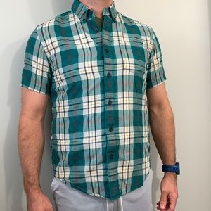 Casual button down short sleeve shirt